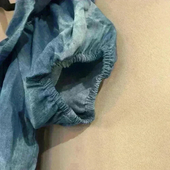 Women’s Blue Denim Lulus Crop Top - Picture 2 of 5